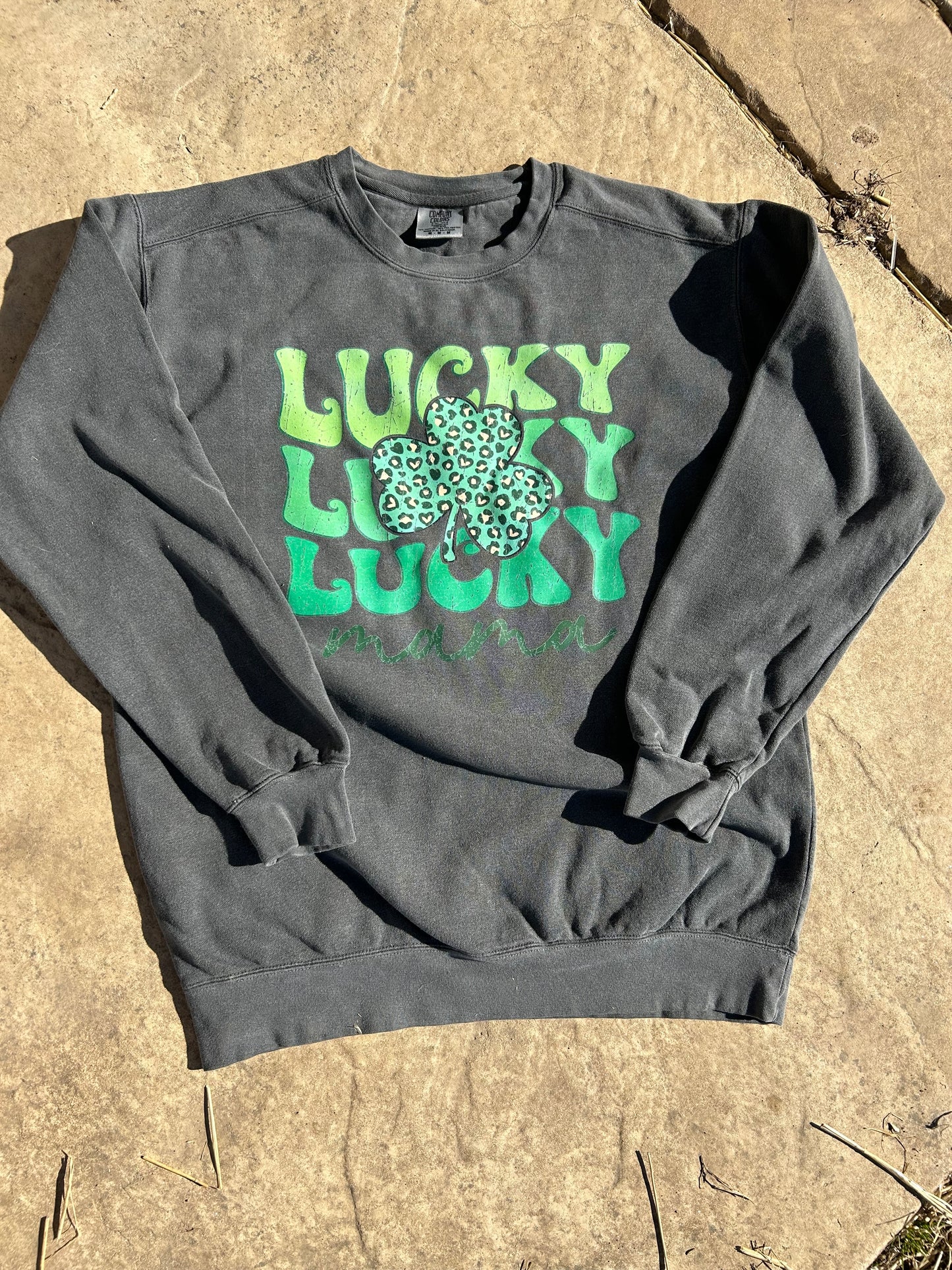 LUCKY MAMA COMFORT COLORS CREWNECK!
