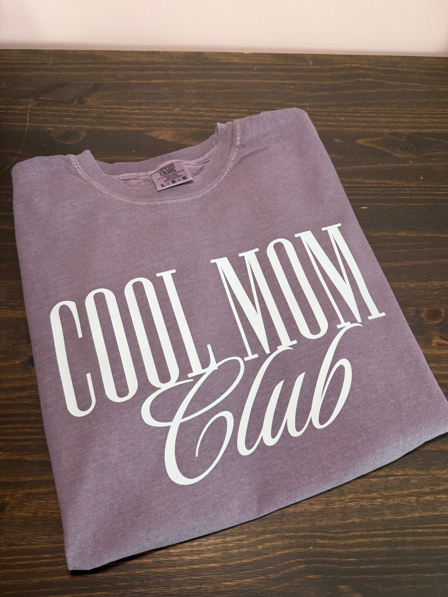 COOL MOM TEE 🫶🏻